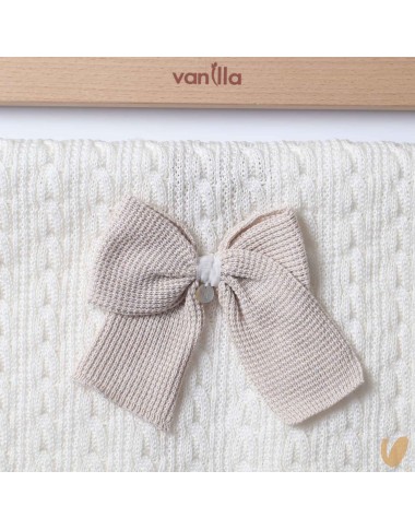 Blanket braids and cotton wire bow