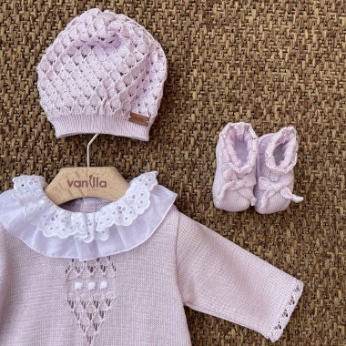 Birth set with hat and slippers